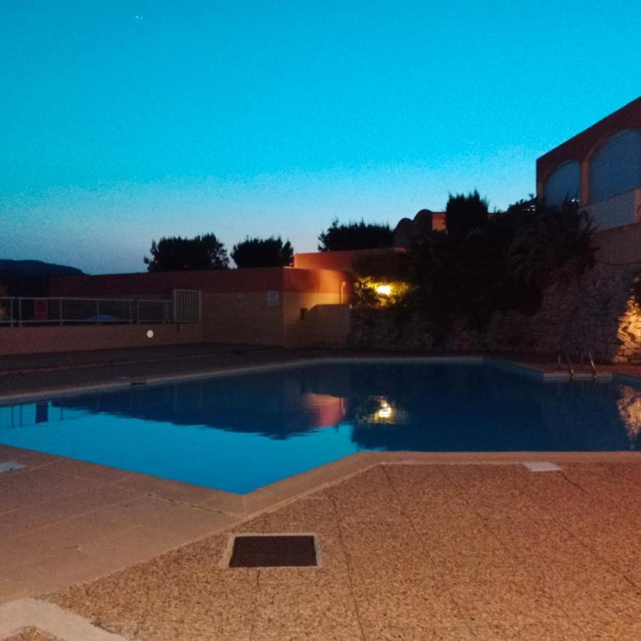 Appartement Confortable, Petite Vue Mer Et Piscine Cassis Exterior photo
